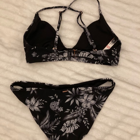 Super Dry Bikini Top and Bottom - Size Small - Bathing Suit - Picture 4 of 4